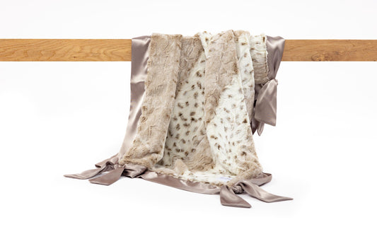 Arctic Lynx Knotty Blankie
