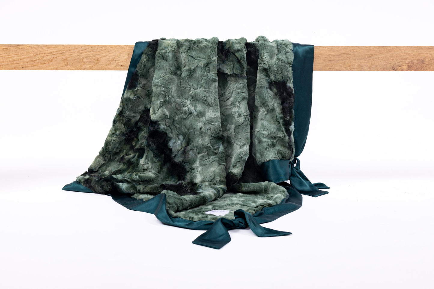 Dappled Emerald Knotty Blankie