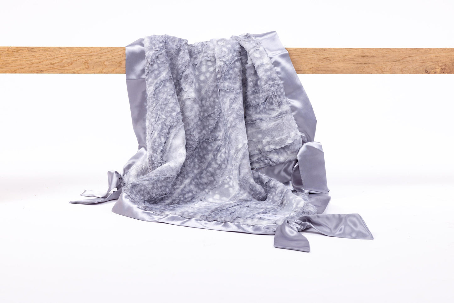 Silver Sandpiper Knotty Blankie