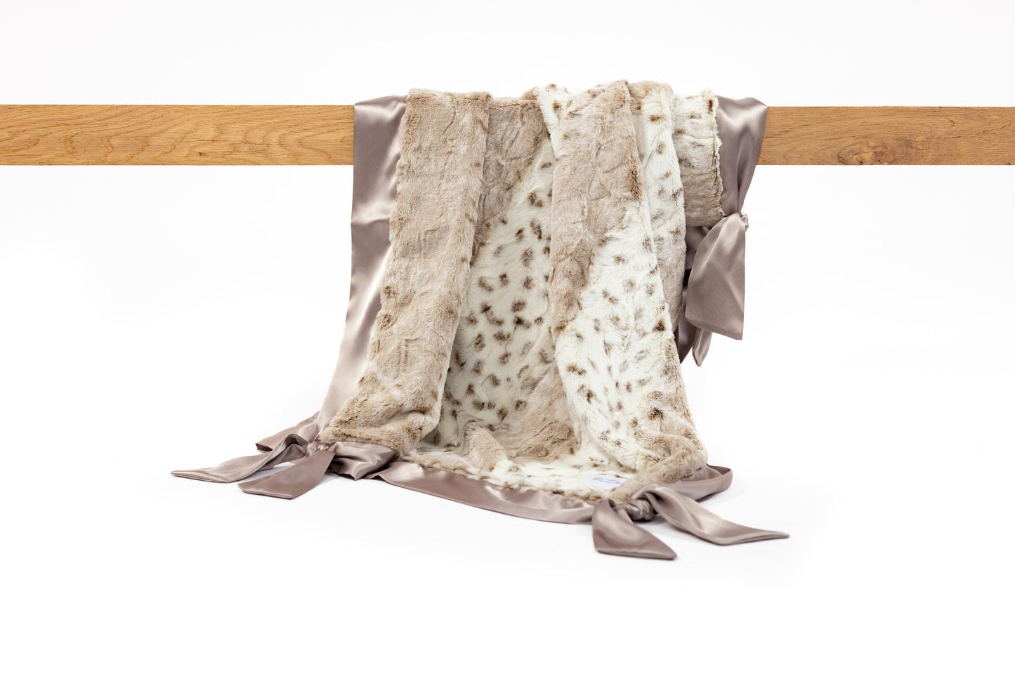 Arctic Lynx Knotty Blankie