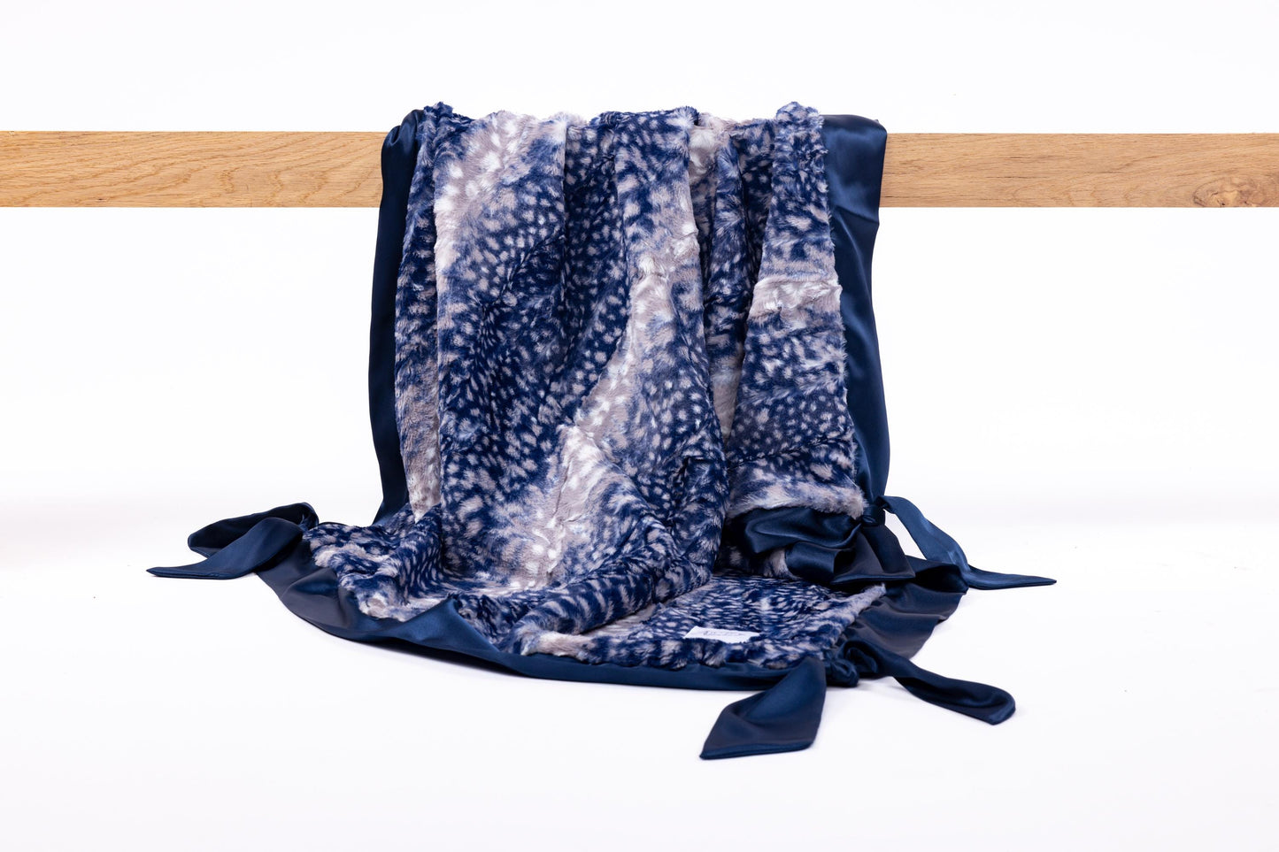 Navy Sandpiper Knotty Blankie